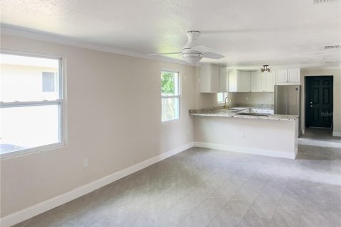 House in Palmetto, Florida 3 bedrooms, 104.79 sq.m. № 1905283 - photo 12