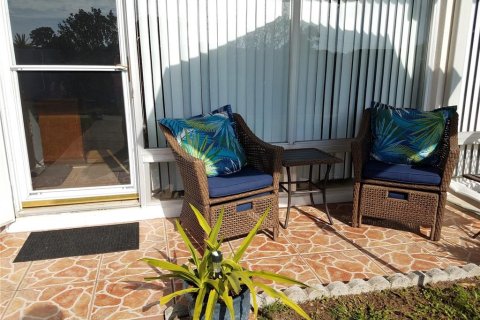 Condominio en alquiler en Holiday, Florida, 2 dormitorios, 71.35 m2 № 1855394 - foto 11