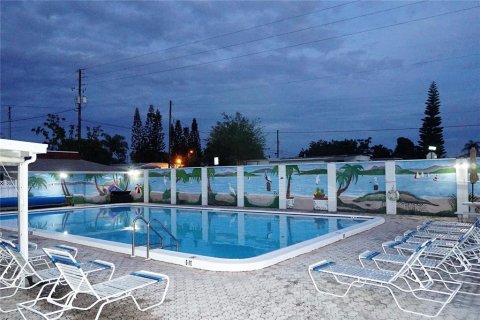 Condominio en alquiler en Holiday, Florida, 2 dormitorios, 71.35 m2 № 1855394 - foto 5