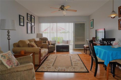 Condominio en alquiler en Holiday, Florida, 2 dormitorios, 71.35 m2 № 1855394 - foto 10