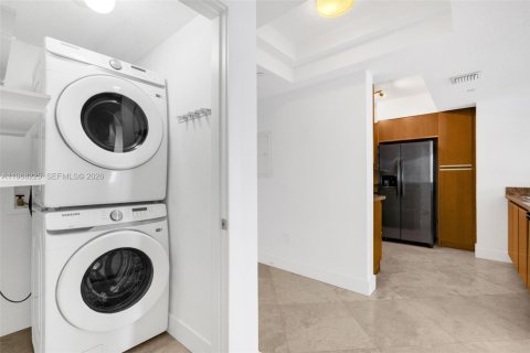 Condo in Miami Beach, Florida, 2 bedrooms № 2260617 - photo 20