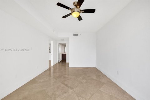 Condo in Miami Beach, Florida, 2 bedrooms № 2260617 - photo 24