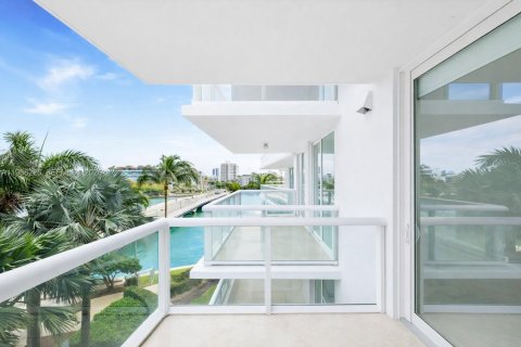 Condo in Miami Beach, Florida, 2 bedrooms № 2260617 - photo 29