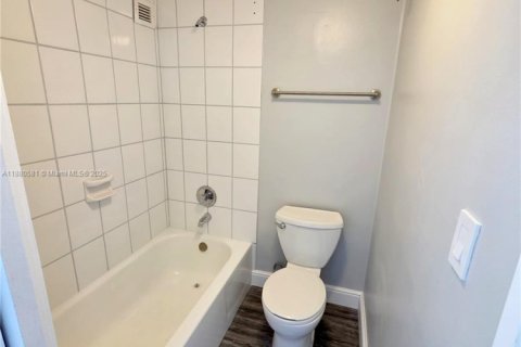 Condominio en venta en Sunny Isles Beach, Florida, 2 dormitorios, 91.79 m2 № 1921803 - foto 10