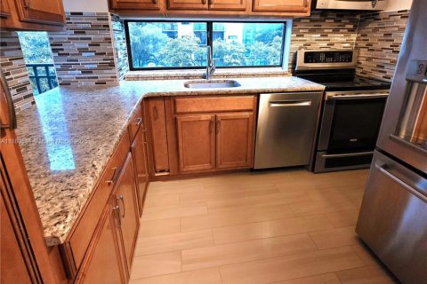 Condominio en venta en Sunny Isles Beach, Florida, 2 dormitorios, 91.79 m2 № 1921803 - foto 16