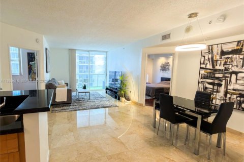 Condominio en Miami, Florida, 2 dormitorios  № 2089279