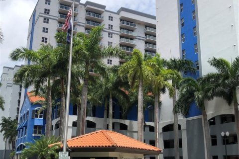 Condominio en venta en Miami, Florida, 2 dormitorios, 85.75 m2 № 2089279 - foto 14