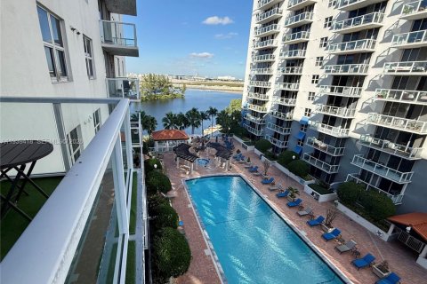 Condominio en venta en Miami, Florida, 2 dormitorios, 85.75 m2 № 2089279 - foto 13