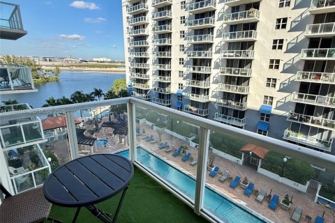 Condominio en venta en Miami, Florida, 2 dormitorios, 85.75 m2 № 2089279 - foto 12