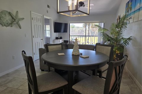Condo in Venice, Florida, 2 bedrooms  № 2378110 - photo 11