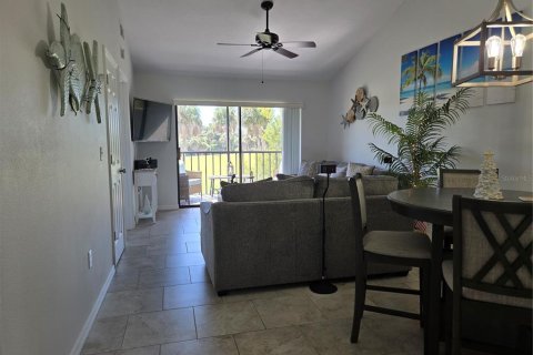 Condo in Venice, Florida, 2 bedrooms  № 2378110 - photo 9