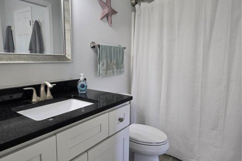 Condo in Venice, Florida, 2 bedrooms  № 2378110 - photo 26