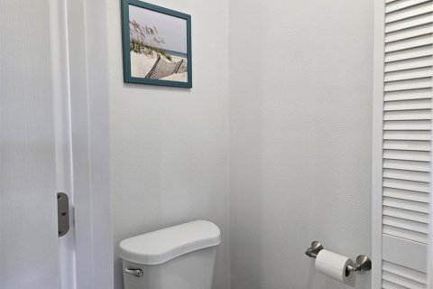 Condo in Venice, Florida, 2 bedrooms  № 2378110 - photo 23
