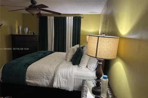 Купить таунхаус в Майами-Гарденс, Флорида 4 спальни, 150.32м2, № 2050496 - фото 30