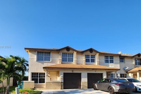 Купить таунхаус в Майами-Гарденс, Флорида 4 спальни, 150.32м2, № 2050496 - фото 3