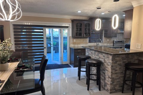 Купить таунхаус в Майами-Гарденс, Флорида 4 спальни, 150.32м2, № 2050496 - фото 12