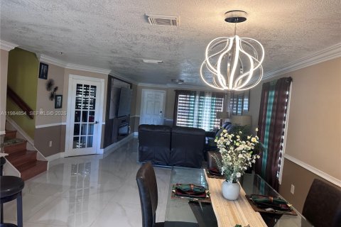 Купить таунхаус в Майами-Гарденс, Флорида 4 спальни, 150.32м2, № 2050496 - фото 11