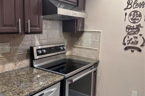 Купить таунхаус в Майами-Гарденс, Флорида 4 спальни, 150.32м2, № 2050496 - фото 14