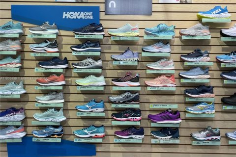 Propiedad comercial en venta en Doral, Florida № 1960657 - foto 3