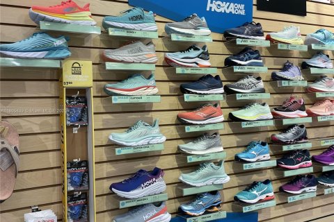 Propiedad comercial en venta en Doral, Florida № 1960657 - foto 8