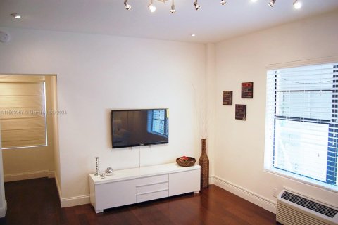 Condominio en venta en Miami Beach, Florida, 1 dormitorio, 43.66 m2 № 1741665 - foto 3