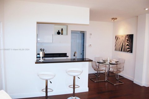Condominio en venta en Miami Beach, Florida, 1 dormitorio, 43.66 m2 № 1741665 - foto 4