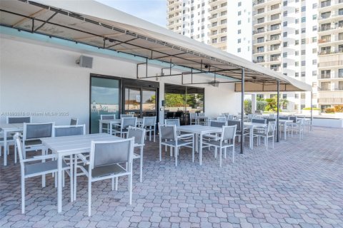 Condominio en venta en Hollywood, Florida, 2 dormitorios, 145.86 m2 № 1945489 - foto 28