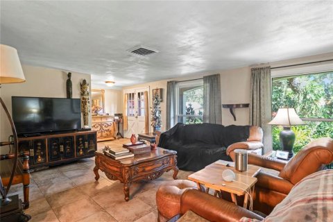 House in Hudson, Florida 2 bedrooms, 141.12 sq.m. № 1909481 - photo 6