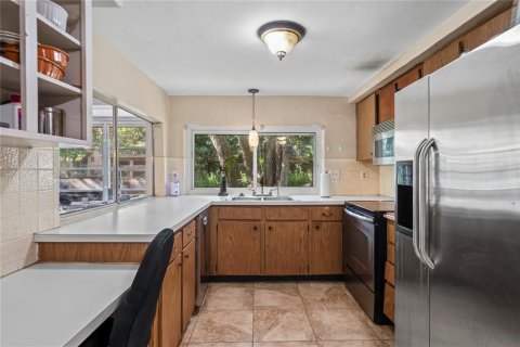 House in Hudson, Florida 2 bedrooms, 141.12 sq.m. № 1909481 - photo 8
