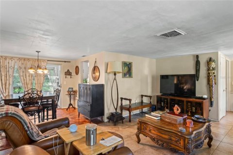 House in Hudson, Florida 2 bedrooms, 141.12 sq.m. № 1909481 - photo 7