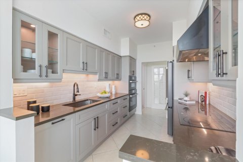 Condo in Boca Raton, Florida, 2 bedrooms  № 2382749 - photo 10