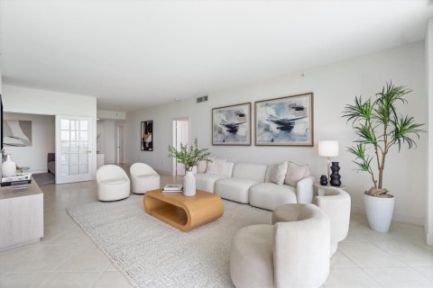 Condo in Boca Raton, Florida, 2 bedrooms  № 2382749 - photo 4