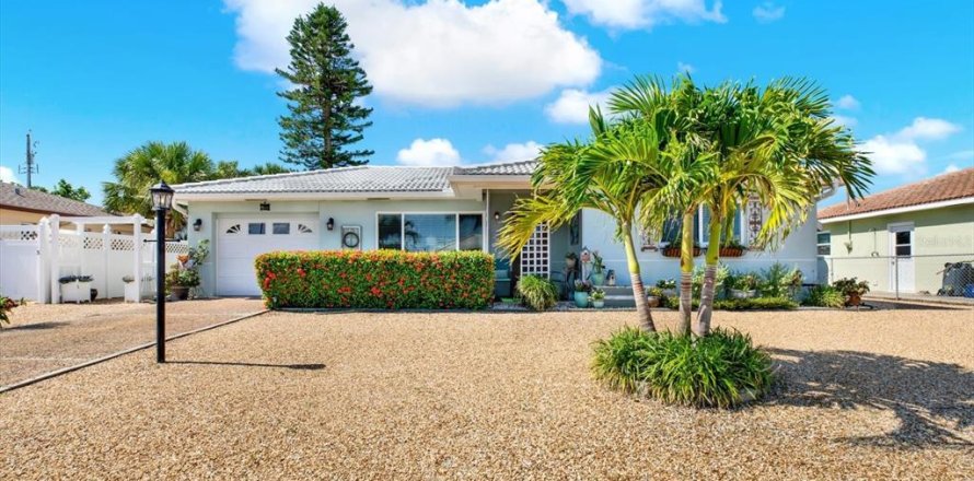 Casa en Saint Pete Beach, Florida 2 dormitorios, 87.51 m2 № 1854530