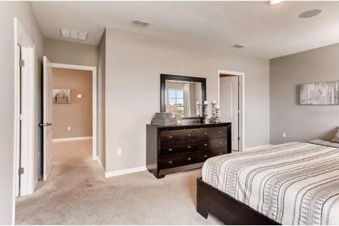 House in Davenport, Florida 5 bedrooms, 234.3 sq.m. № 1773380 - photo 8