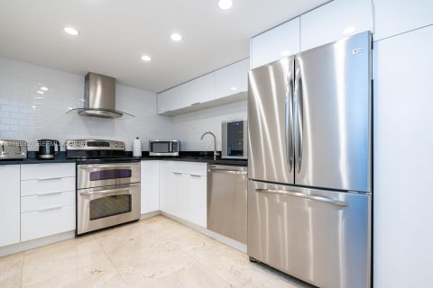 Condo à Miami Beach, Floride, 2 chambres  № 2027008