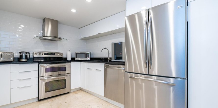 Condo à Miami Beach, Floride, 2 chambres  № 2027008