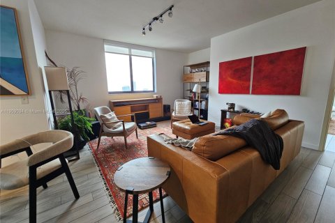 Condo in Miami, Florida, 2 bedrooms  № 1964403 - photo 13