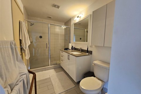 Condo in Miami, Florida, 2 bedrooms  № 1964403 - photo 9
