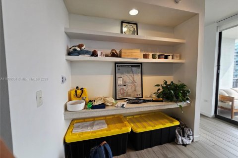 Condo in Miami, Florida, 2 bedrooms  № 1964403 - photo 15