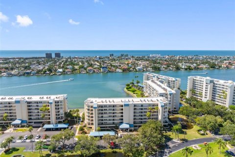 Condominio en South Pasadena, Florida, 2 dormitorios  № 2421853