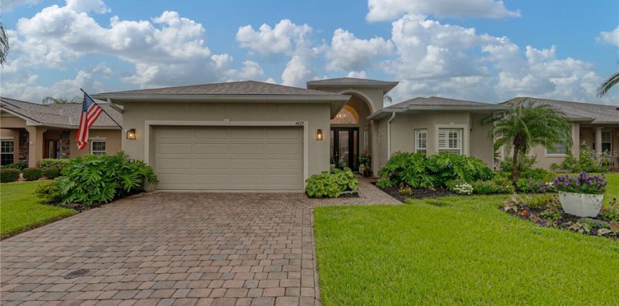 House in Lake Wales, Florida 3 bedrooms, 171.59 sq.m. № 1914890