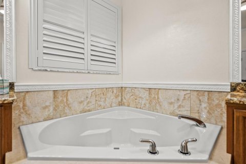 House in Lake Wales, Florida 3 bedrooms, 171.59 sq.m. № 1914890 - photo 27