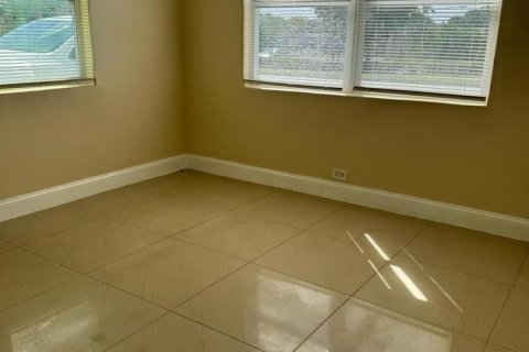 Villa ou maison à louer à Riviera Beach, Floride: 2 chambres, 133.78 m2 № 2185461 - photo 7