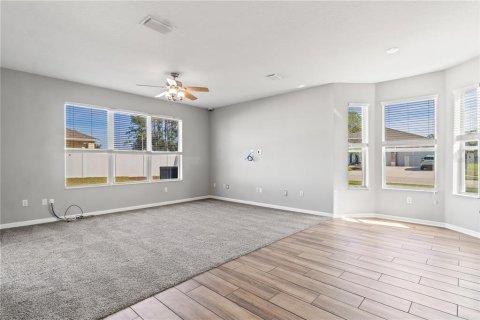 Villa ou maison à vendre à Wesley Chapel, Floride: 4 chambres, 233.56 m2 № 2143608 - photo 12