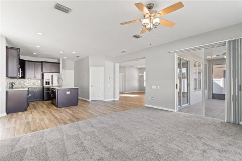 Villa ou maison à vendre à Wesley Chapel, Floride: 4 chambres, 233.56 m2 № 2143608 - photo 13