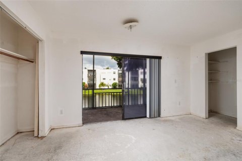Condo in Saint Petersburg, Florida, 1 bedroom  № 2394217 - photo 12