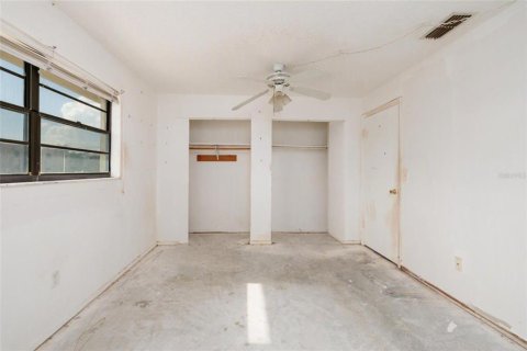 Condo in Saint Petersburg, Florida, 1 bedroom  № 2394217 - photo 14