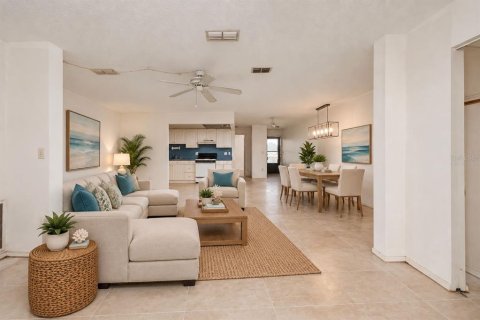 Condo in Saint Petersburg, Florida, 1 bedroom  № 2394217 - photo 7