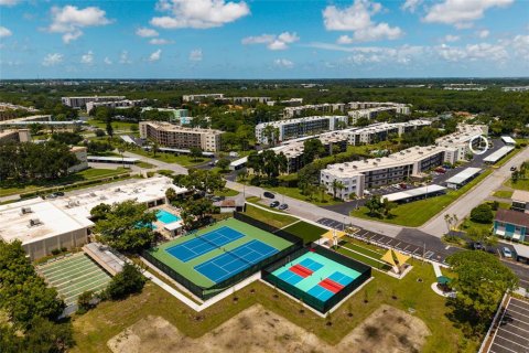 Condo in Saint Petersburg, Florida, 1 bedroom  № 2394217 - photo 30