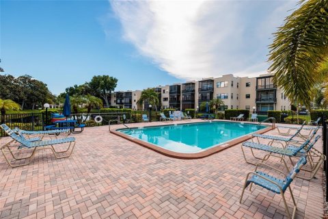 Condo in Saint Petersburg, Florida, 1 bedroom  № 2394217 - photo 26
